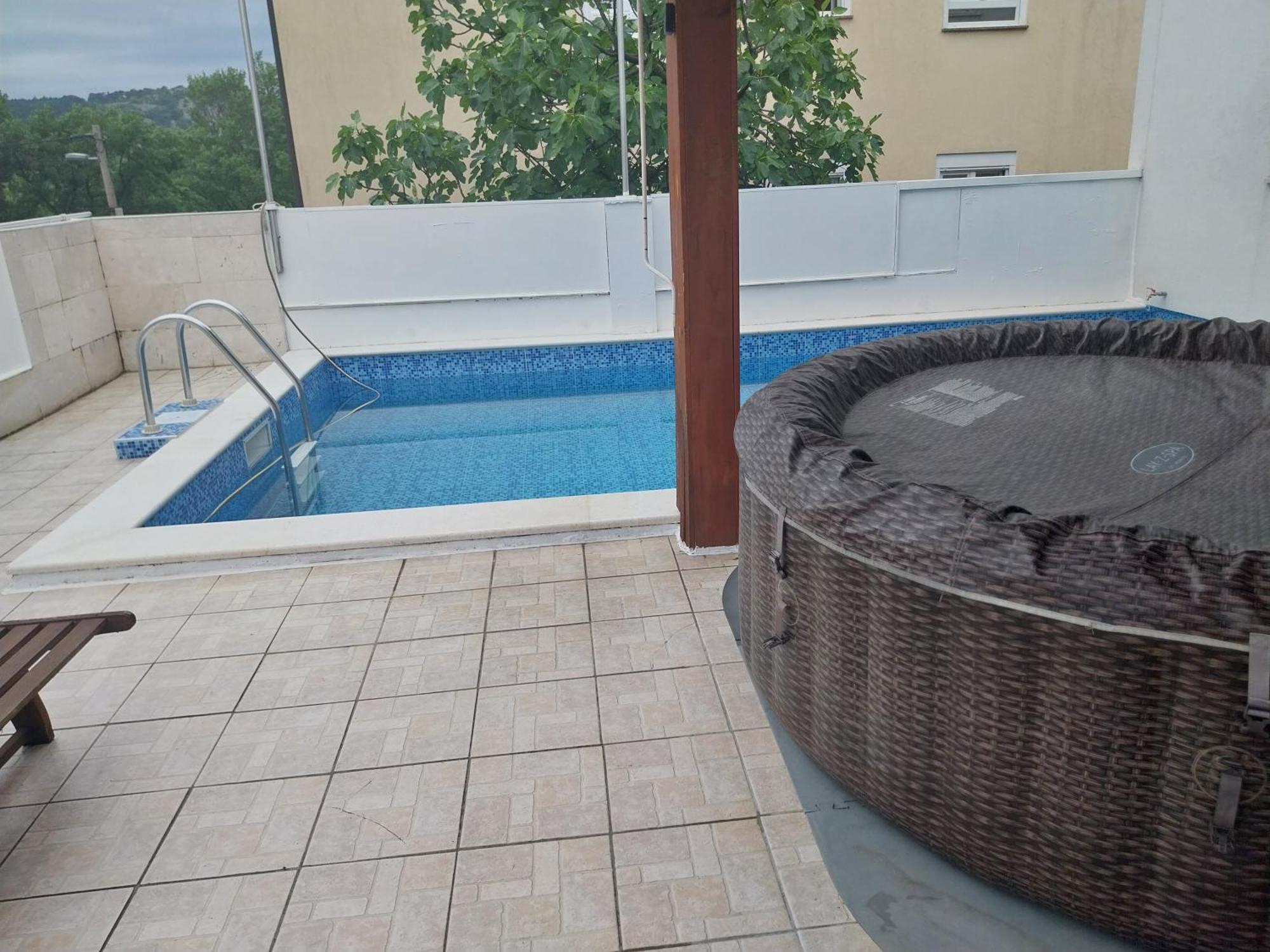 Appartement Vila Brig 108 - Private Swimming Pool And Jacuzzi à Rijeka Extérieur photo